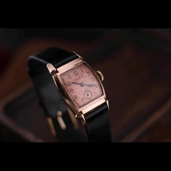 1940s Bulova Lieutenant
14k Rose Gold-Filled Tonneau/Barrel Case Mechanical - Picture 3 of 9